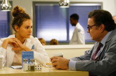Chicago Med - Rachel DiPillo as Sarah Reese, Oliver Platt as Daniel Charles - 'Best Laid Plans'