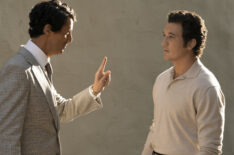 Matthew Goode as Robert Evans and Miles Teller as Albert S. Ruddy in The Offer