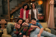 Max Donovan as Nate, Ashley Aufderheide as Gwen, Sam Morelos as Nikki, Callie Haverda as Leia, Reyn Doi as Ozzie, Mace Coronel as Jay in 'That '90s Show' Part 2