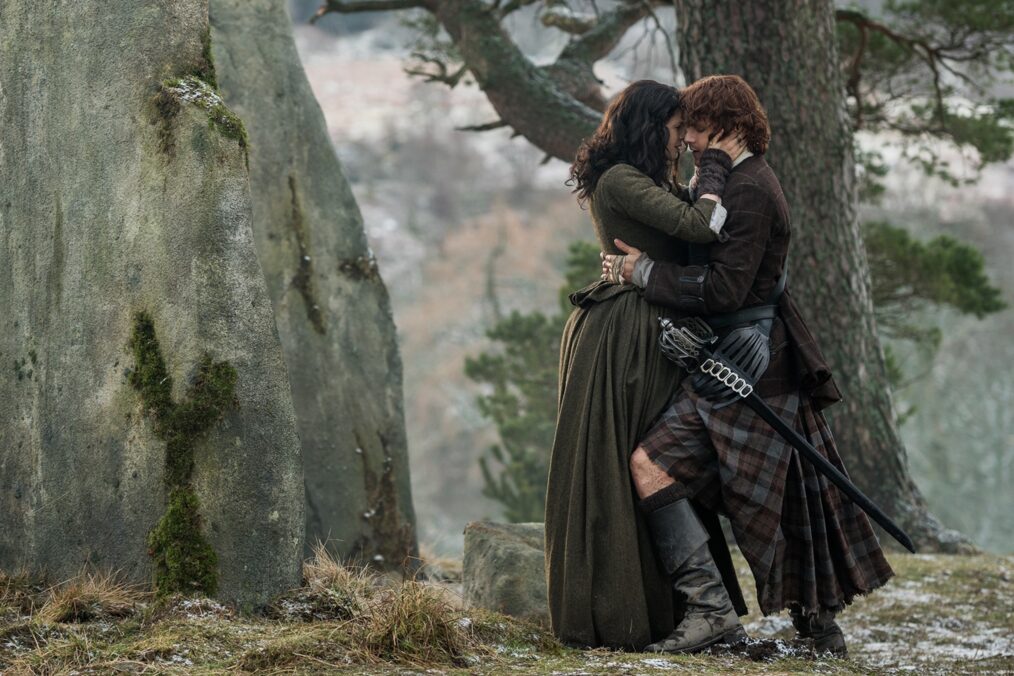Caitriona Balfe and Sam Heughan in 'Outlander' Season 2